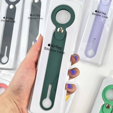 Чехол-брелок для AirTag Silicone Loop Long Pine Green